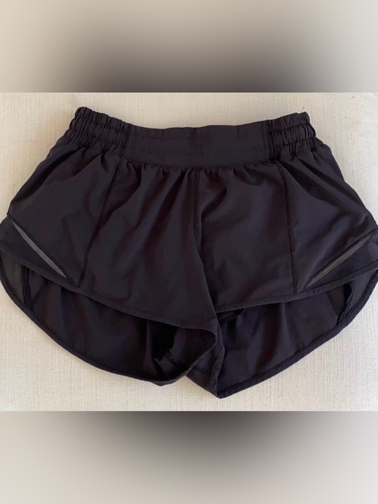 lululemon athletica Pants - Lululemon Hotty Hot lined running shorts 2.5”